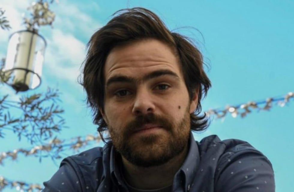 Peter Lanzani contó detalles de sus relaciones con Lali y Tini Stoessel y les dedicó unas palabras