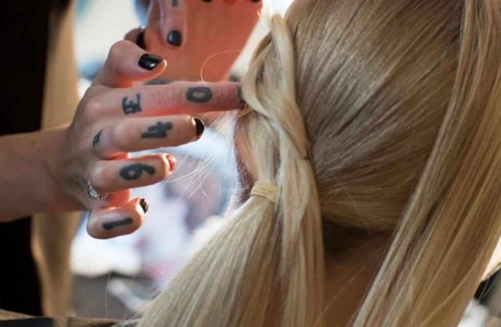 Tocó el pelo varias veces a una chica en el colectivo y culpa a la epilepsia