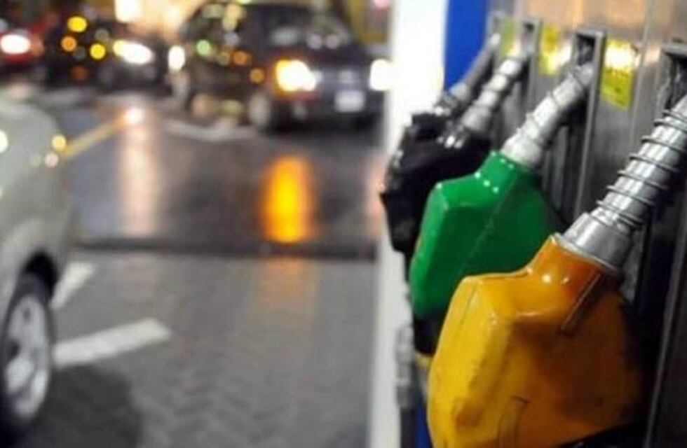 Estaciones de servicio podrían cerrar de noche y están en riesgo 700 puestos de trabajo