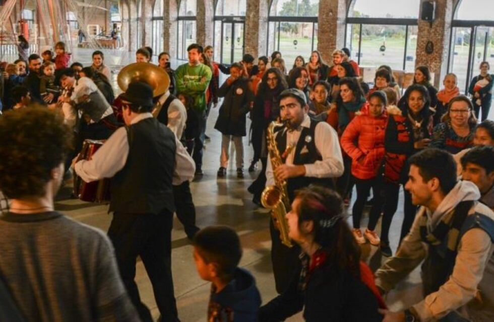 En vacaciones sumate a los tours gratuitos de Periplo Colectivo