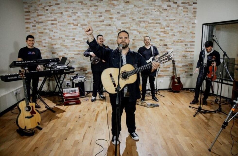 Juan Fuentes regresa a los escenarios como solista