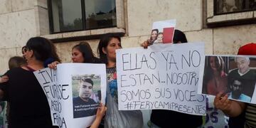 Doloroso pedido de justicia por el brutal crimen de una madre y su hija en barrio Acindar