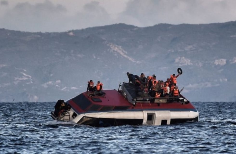 Murieron 12 personas ahogadas al hundirse una embarcación en el mar Egeo