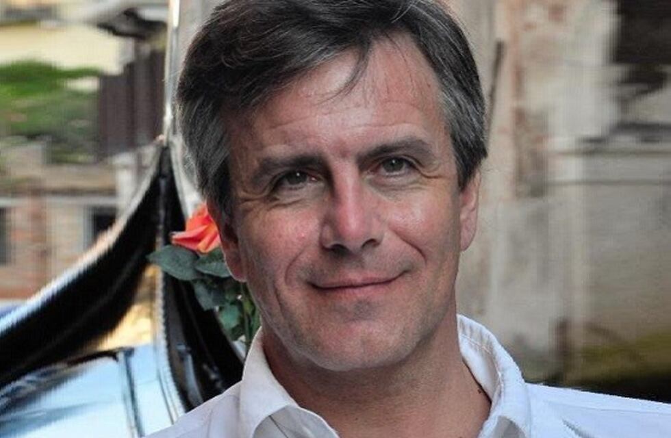 El presidente del INFUETUR se suma al repudio de los afiches