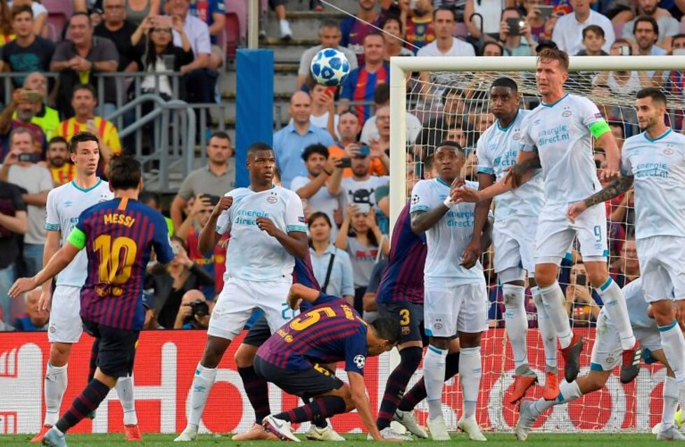 El golazo de tiro libre de Lionel Messi que puso en ventaja al Barcelona