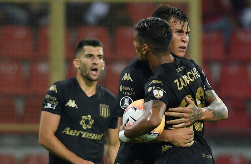 Racing consiguió un sufrido triunfo 2-1 ante Estudiantes de Mérida en su debut en la Copa Libertadores