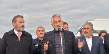 Alberto Rodríguez Saá entregó motos y camionetas a la Policía de San Luis\u002E