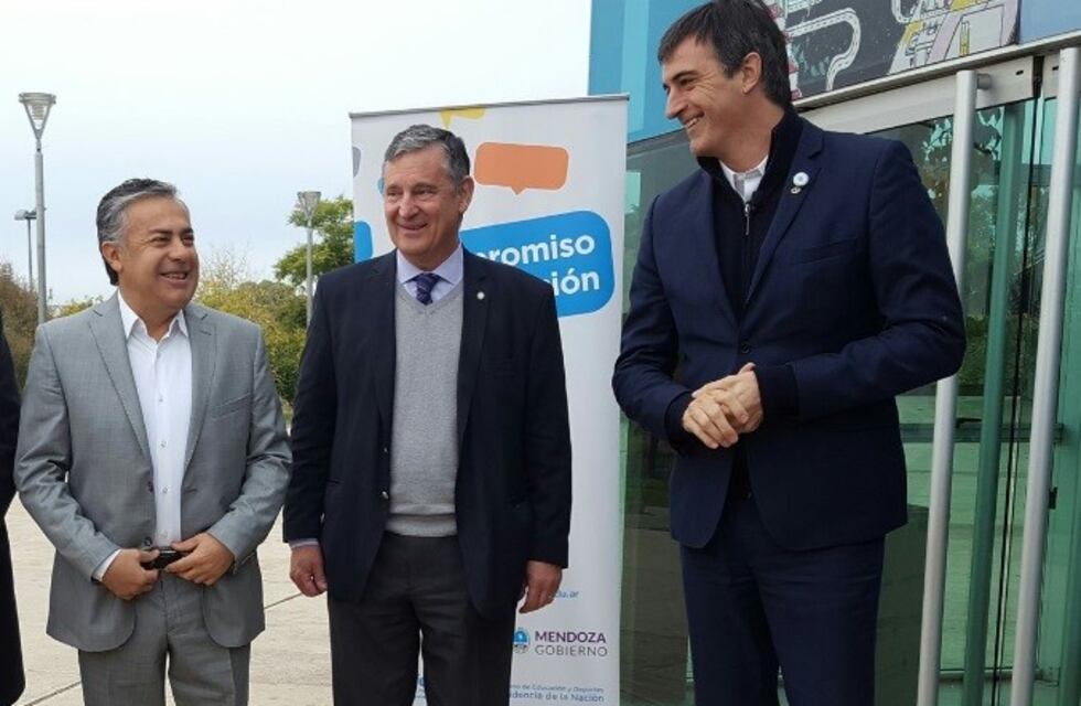 Esteban Bullrich: "Hay que cambiar la formación docente"