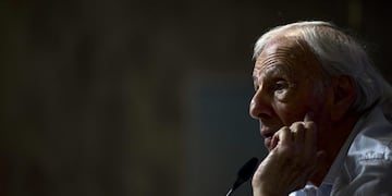 César Luis Menotti criticó a la dirigencia de Barcelona por echar a Ernesto Valverde\u002E (AFP)