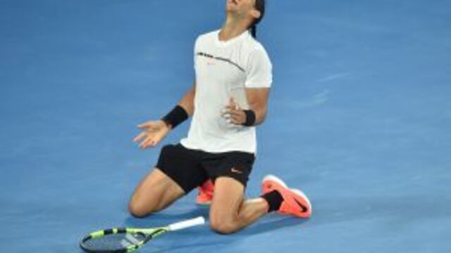 AUS141 MELBOURNE (AUSTRALIA) 27/01/2017.- El tenista espau00f1ol Rafael Nadal reacciona durante la semifinal del Abierto de Australia disputada contra el bu00falgaro Grigor Dimitrov, en Melbourne (Australia), el 27 de enero de 2017. EFE/Lukas Coch PROHIBIDO SU US