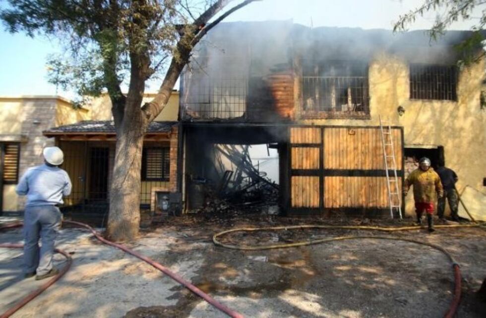 Se incendió un taller en Las Heras y afectó a tres casas
