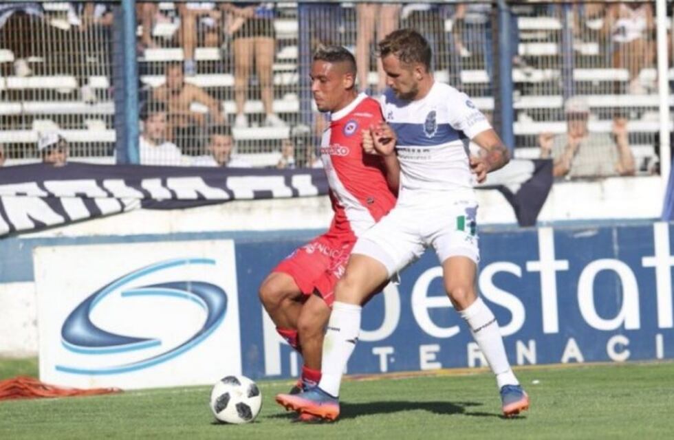 Gimnasia perdió 3-1 en el Bosque con Argentinos Juniors