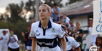 Lucía Guiñazú, jugadora de Gimnasia (web)\u002E