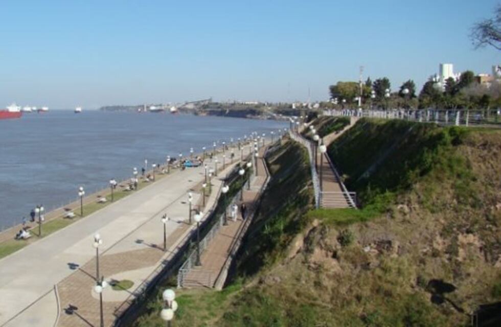 Se tiraron al río tras ser perseguidos por policías y un delivery