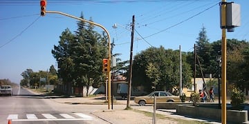 En avenida Las Malvinas, un siniestro vial por un hombre que perdió el control de su motocicleta\u002E