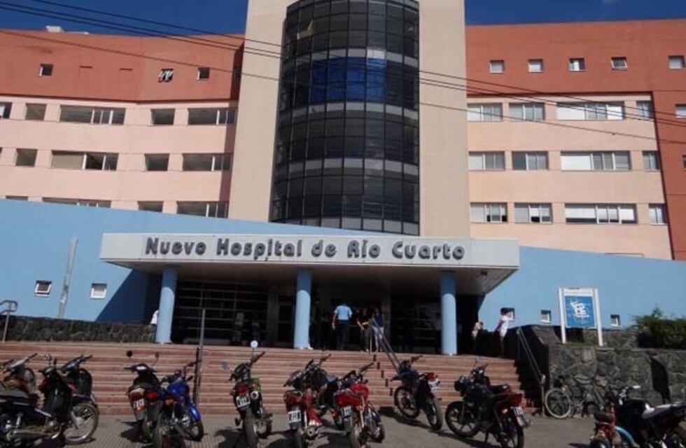 Atacó a puñaladas a su pareja en la Terminal de Ómnibus