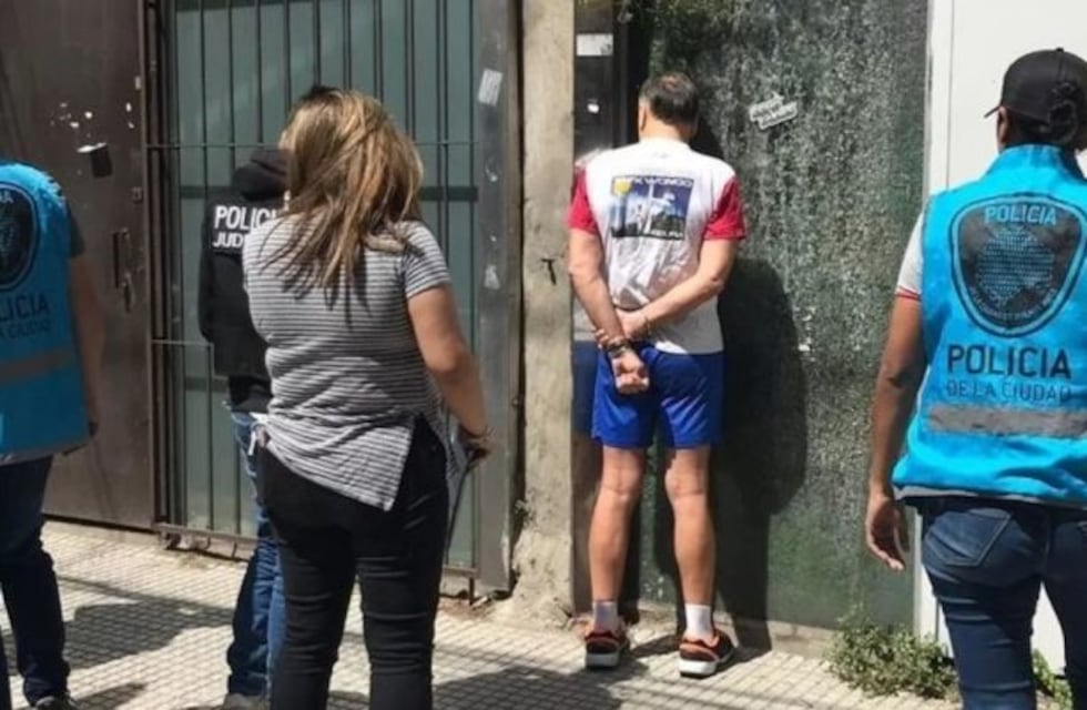 Detuvieron a un profesor de taekwondo por producir y distribuir material de abuso sexual infantil