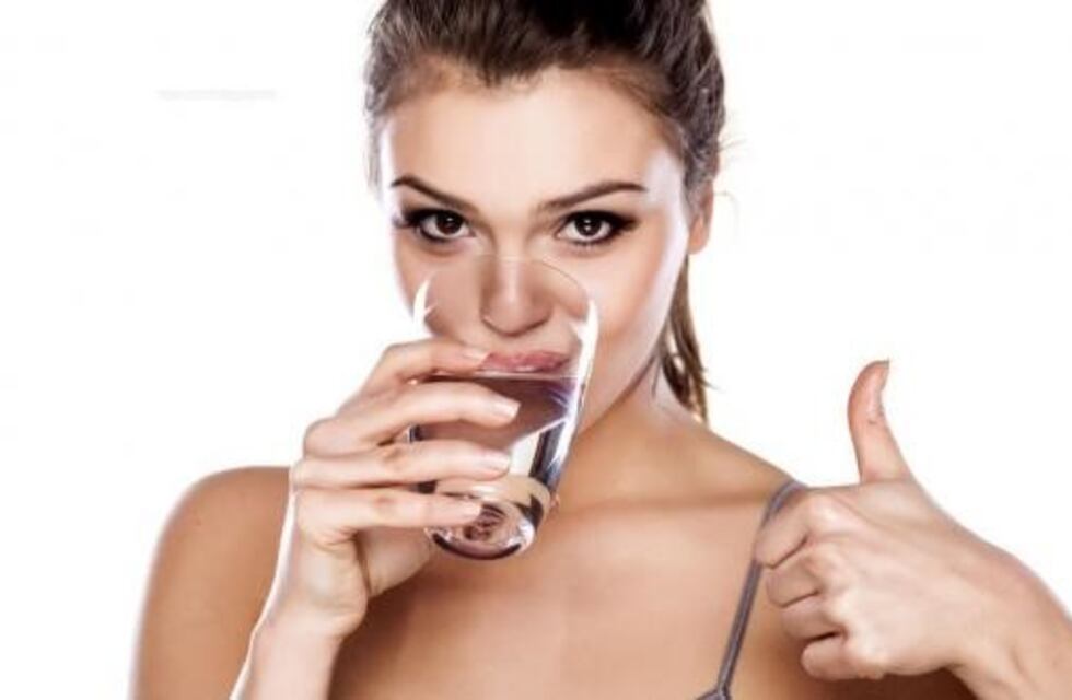 ¿Cuánta agua deberías beber según tu peso?