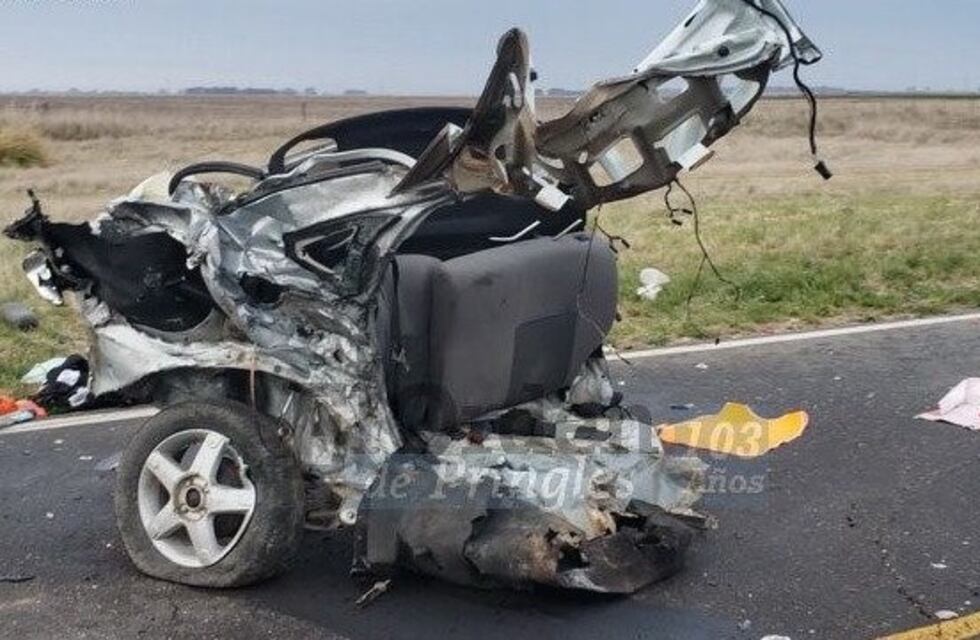 Dos víctimas fatales tras un choque entre un auto y camión en la ruta 51