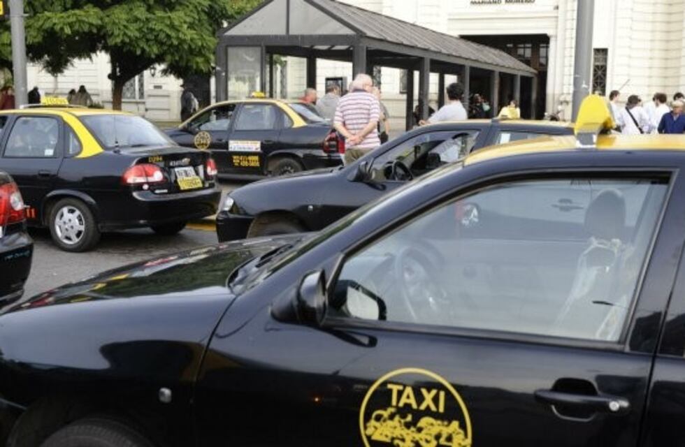 Proponen montar un nuevo corredor en la Terminal para ordenar el ingreso de taxis