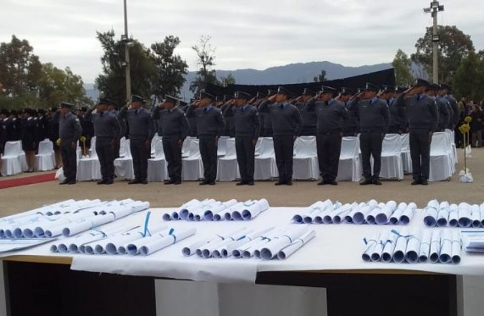 Egresaron agentes de seguridad y personal del servicio penitenciario Provincial