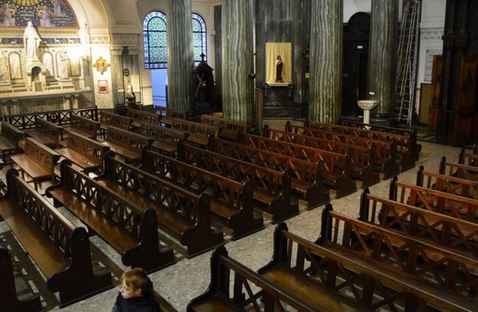 Perotti firmó el decreto que regula celebraciones religiosas en Santa Fe