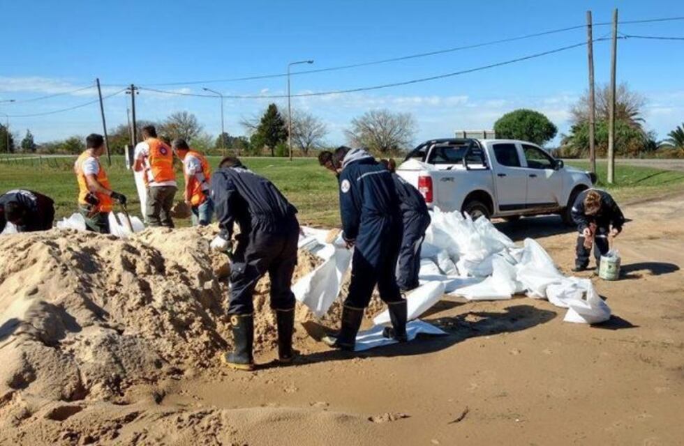 La Provincia trabaja con un anfibio del Ejército para cerrar la defensa en la laguna Melincué