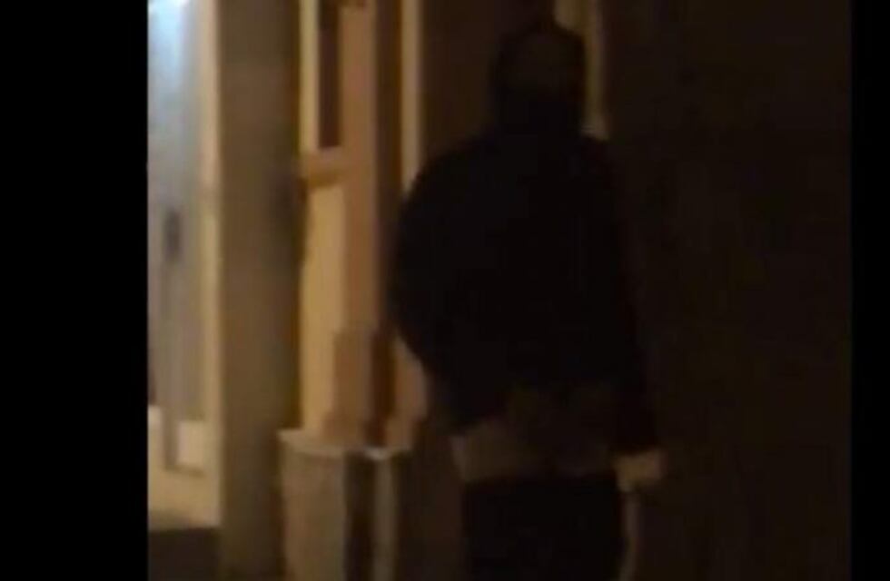 Alerta por un hombre que acosa a las alumnas de un colegio