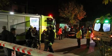 Incendio en una vivienda en Godoy Cruz Mendoza- Bomberos voluntarios