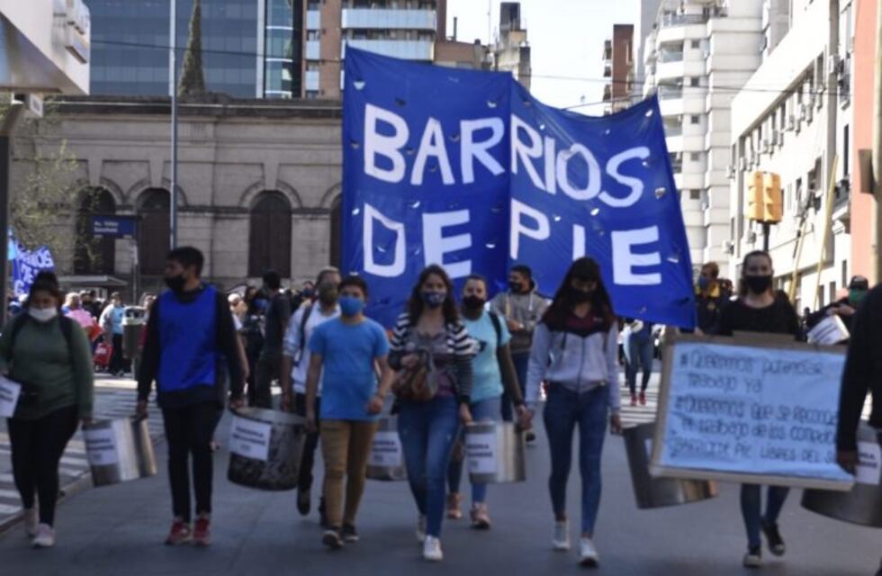 Córdoba: acampe de Barrios de Pie  frente a Desarrollo Social en protesta