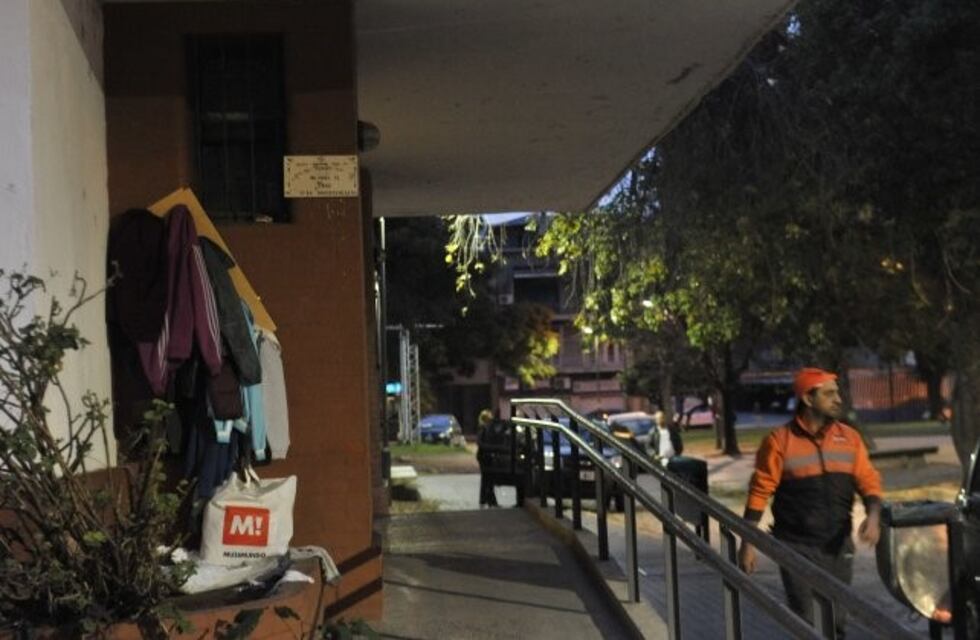 Con el frío vuelve el perchero social