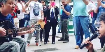 El gesto de Raly Barrionuevo con un artista cordobés\u002E