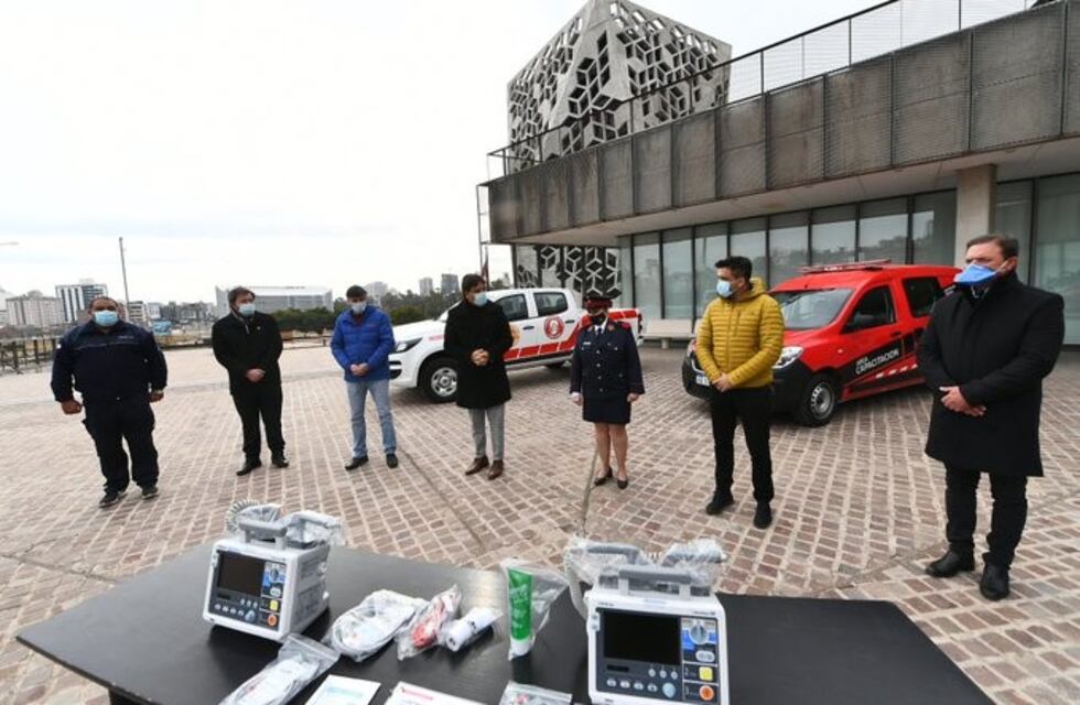 Entregan equipo a Bomberos Voluntarios de Córdoba, para emergencias coronarias