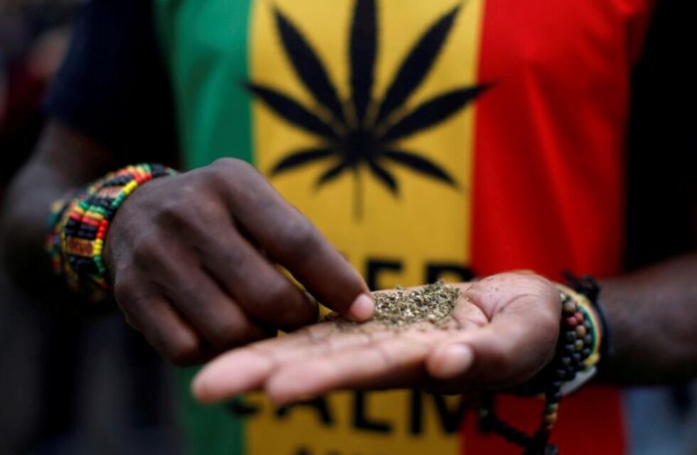 Sudáfrica legaliza el consumo privado de cannabis