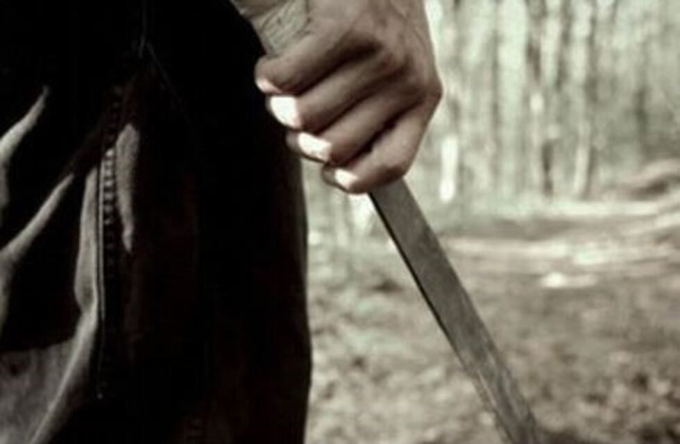 Corrió con un machete a un joven y fue detenido por la Policía