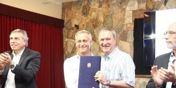 Esteban Avilés junto al gobernador Schiaretti\u002E