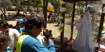 Emoción y devoción de los feligreses al arribar al Santuario de la Virgen del Rosario de Rio Blanco y Paypaya