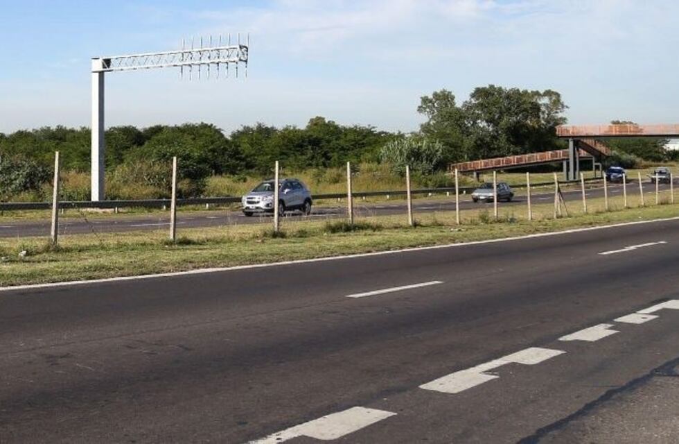 Un delincuente armado asaltó a un matrimonio en la autopista Rosario-Córdoba