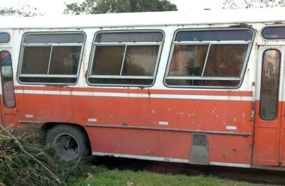 Policía recuperó un colectivo que tenía pedido de secuestro por robo en la ciudad de Moreno