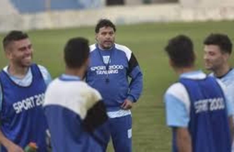 Racing se la juega en Río Cuarto; el plazo para el DT Pancaldo