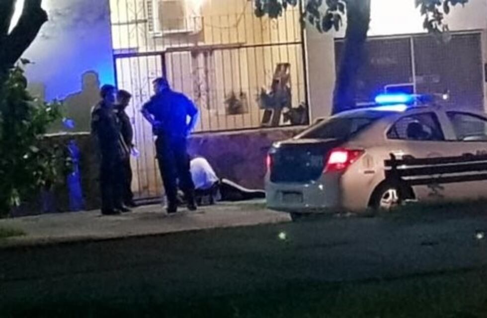 Su exesposo la golpeo hasta dejarla semiinconsciente en la calle