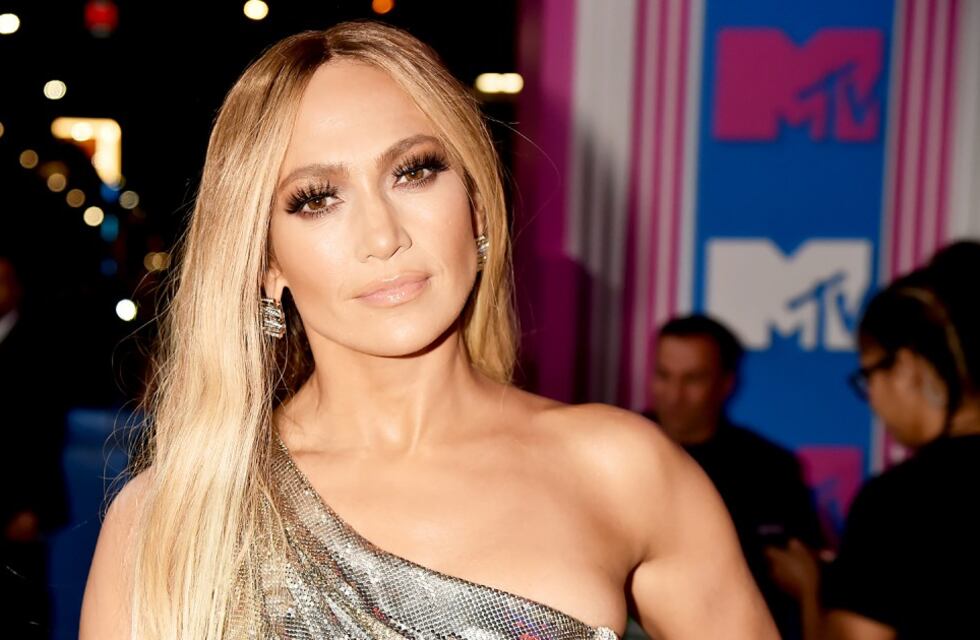 Está en Netflix, es protagonizada por Jennifer López y es la comedia romántica de la década