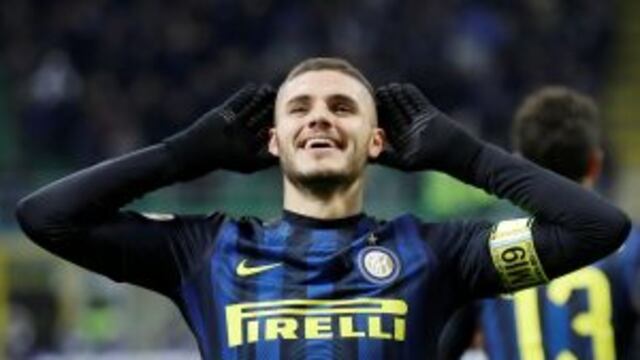 Inter Milan's Mauro Icardi celebrates after scoring during the Serie A soccer match between Inter Milan and Fiorentina at the San Siro stadium in Milan, Italy, Monday, Nov. 28, 2016. (AP Photo/Antonio Calanni) italia mauro icardi campeonato torneo liga it
