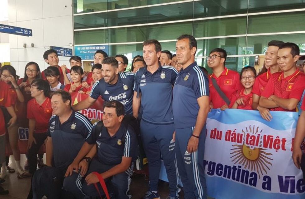 El seleccionado Sub 20 llegó a Vietnam para disputar los últimos amistosos previos al Mundial