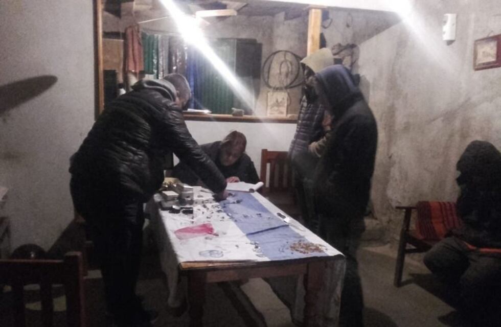 Publicaron en Facebook las cosas robadas y los detuvieron