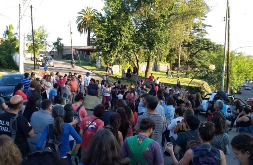 Unquillo: familiares de la Escuela Especial Morzone reclaman sin pausa