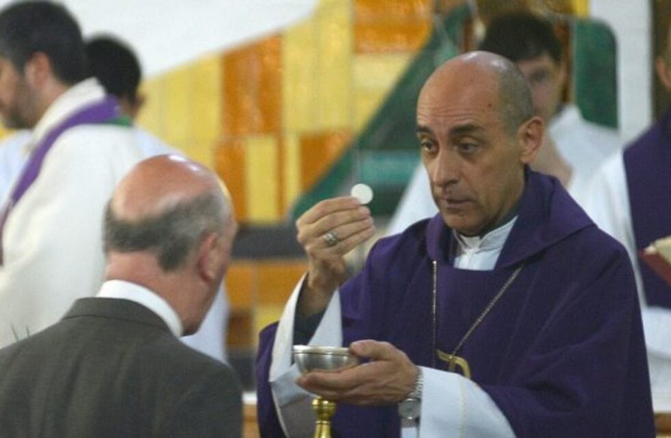 "Tucho" Fernández cuestionó al Presidente: "¿Hipocresía va también para Francisco?"