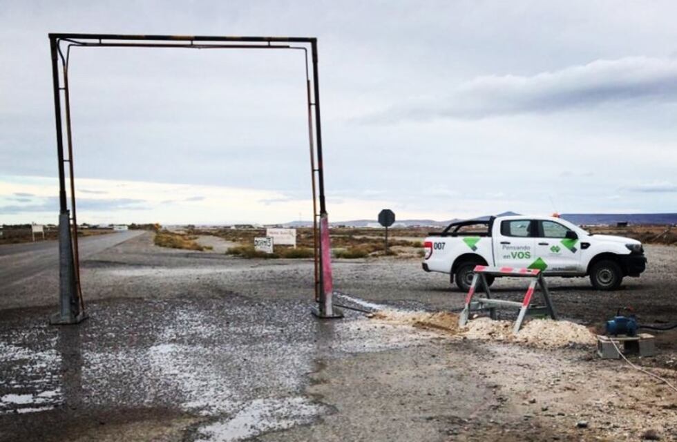 Instalan arcos desinfectantes en las entradas a Las Heras