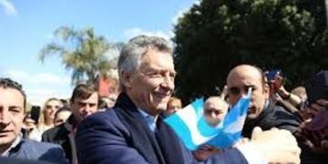 El Presidente arengó: \