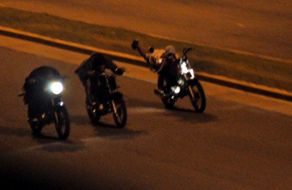 El peligro de las motos en Carlos Paz: se conducía con malas maniobras y fue detenido